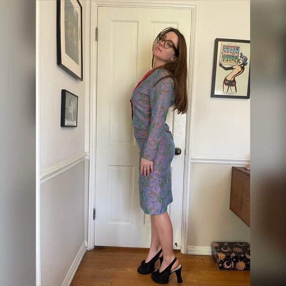 50s-60s Vintage Lucinda of California Iridescent Floral Skirt Suit - Picture 2 of 14